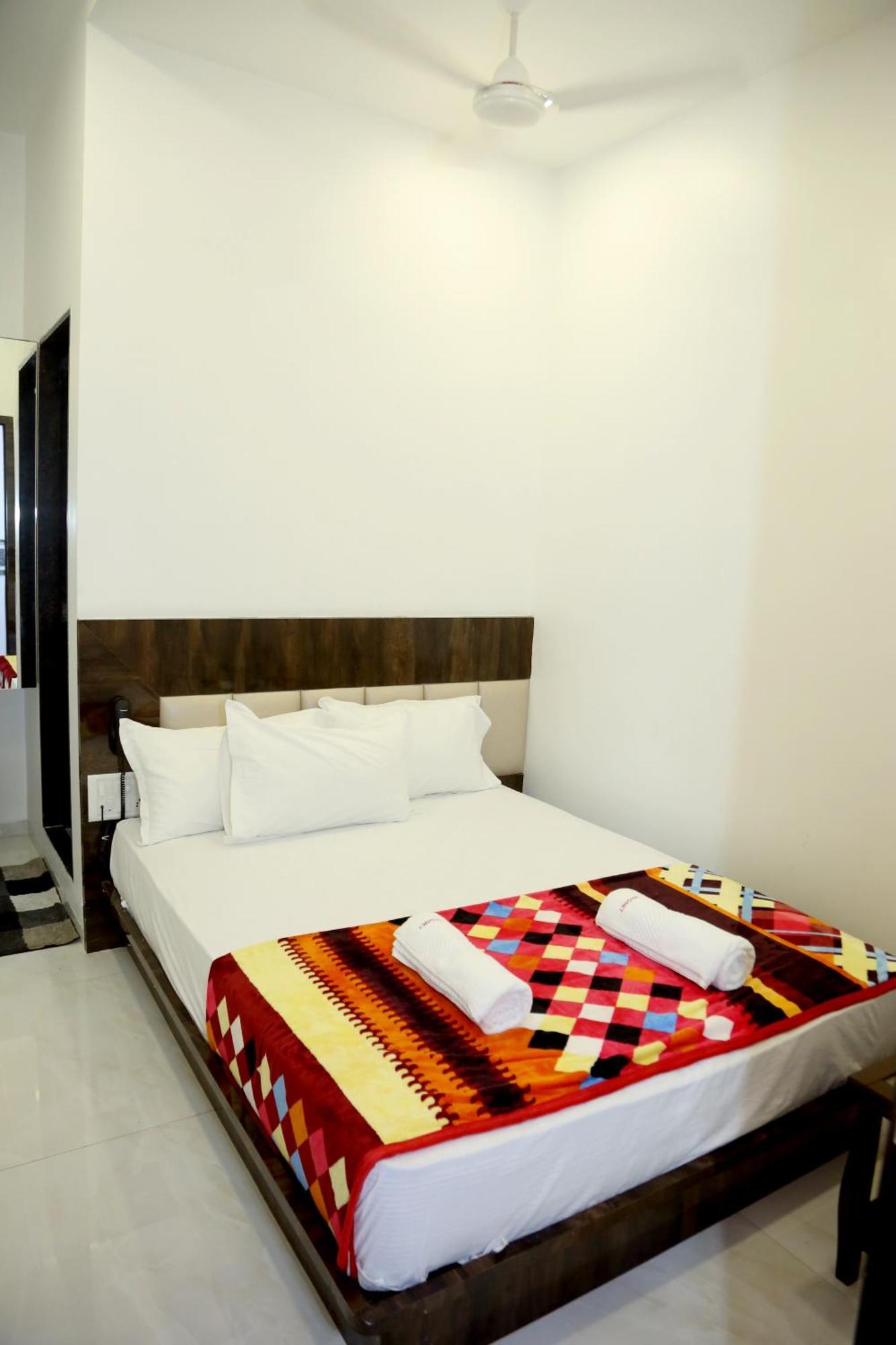Hotel Magnum Airport T-2 Mumbai Dış mekan fotoğraf