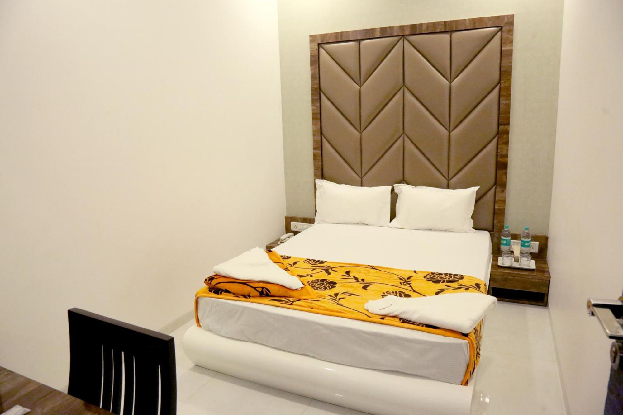 Hotel Magnum Airport T-2 Mumbai Dış mekan fotoğraf