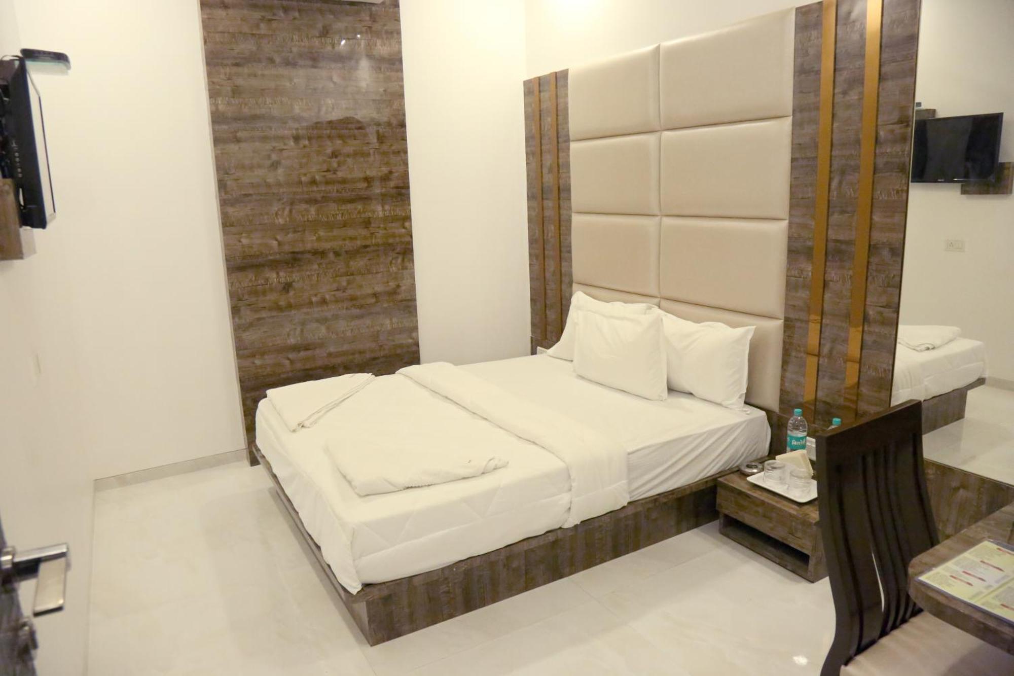 Hotel Magnum Airport T-2 Mumbai Dış mekan fotoğraf