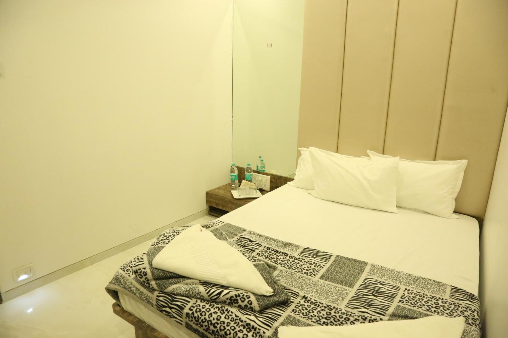 Hotel Magnum Airport T-2 Mumbai Dış mekan fotoğraf